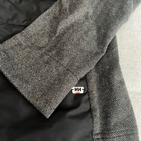 [L]Helly Hansen Women Astra Insulated Jacket Herringbone Pattern thumb hole - Picture 4 of 10